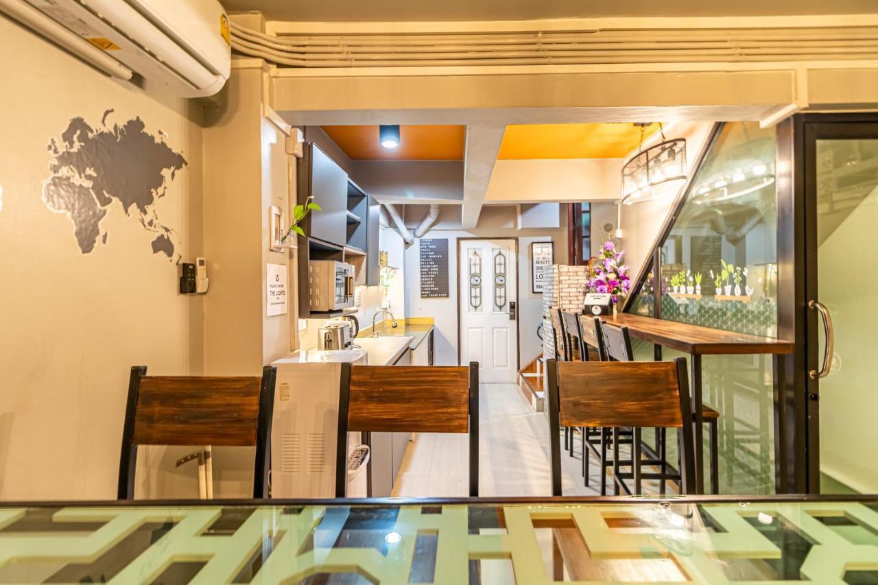 Snoozzze Hostel ใกล้รถไฟฟ้า ย่านบางรัก (Adults Only) Bangkok Exterior foto
