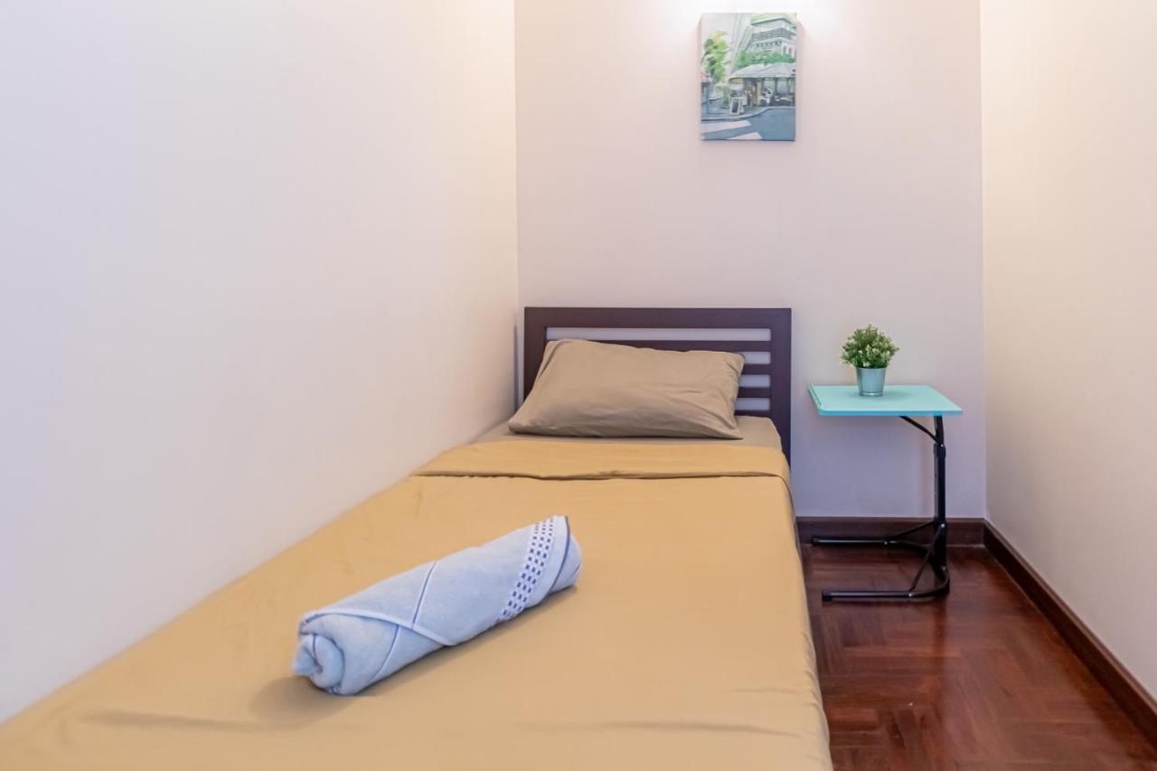 Snoozzze Hostel ใกล้รถไฟฟ้า ย่านบางรัก (Adults Only) Bangkok Exterior foto